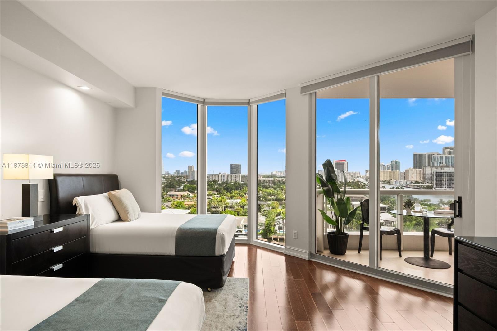 21200 Point Pl #1102 Aventura, FL 33180