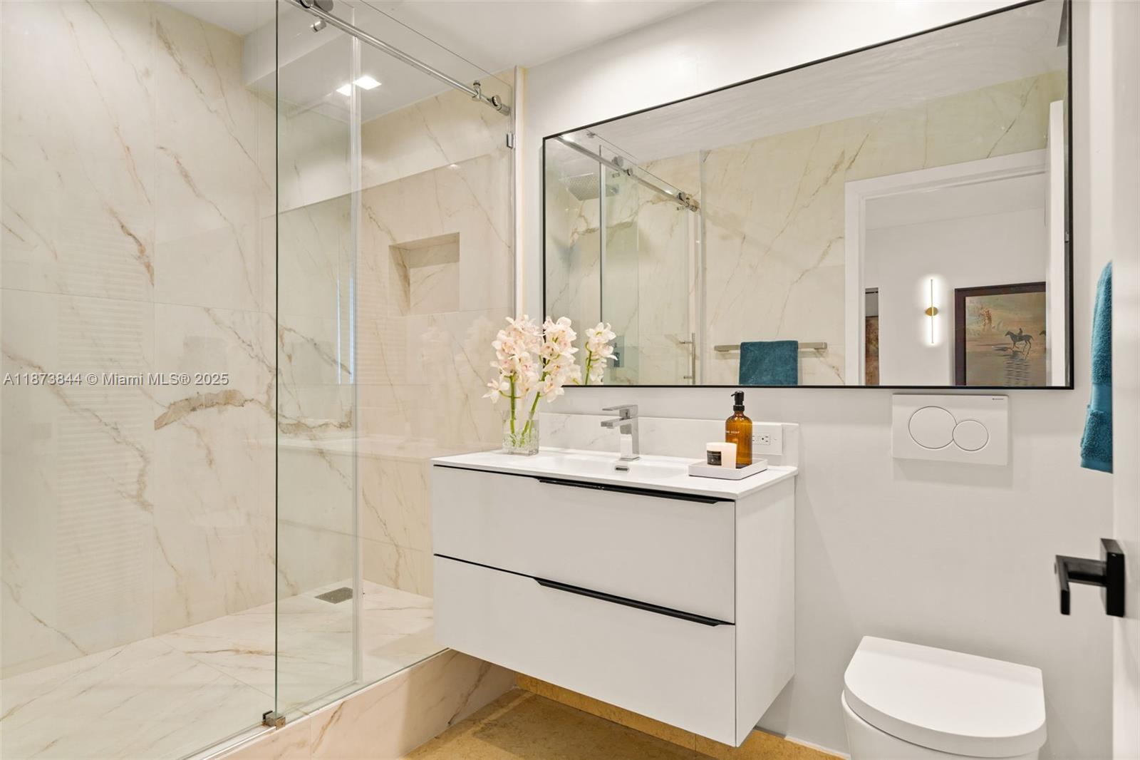 21200 Point Pl #1102 Aventura, FL 33180