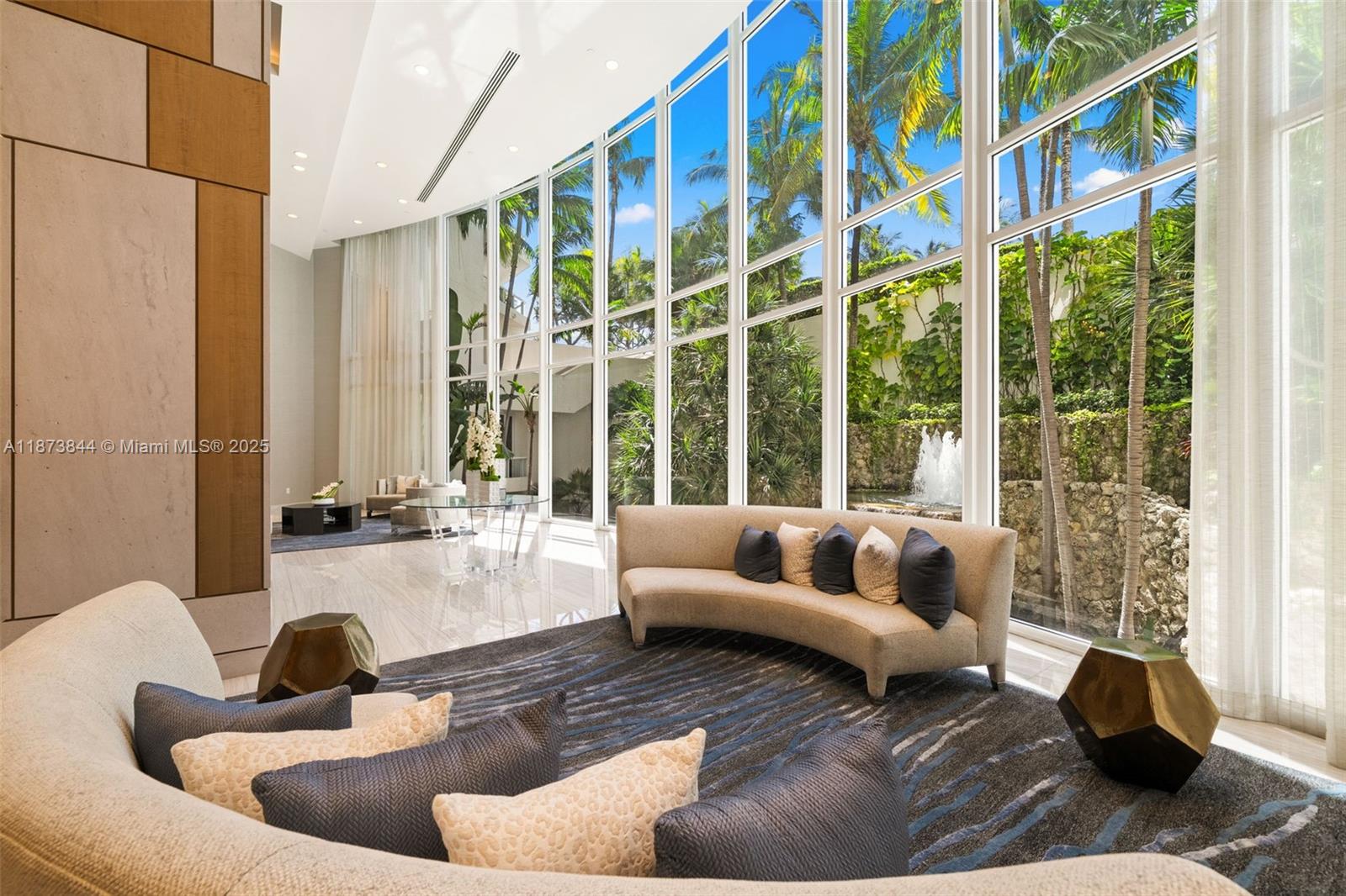 21200 Point Pl #1102 Aventura, FL 33180