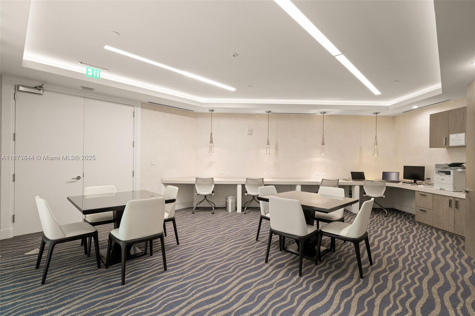 21200 Point Pl #1102 Aventura, FL 33180