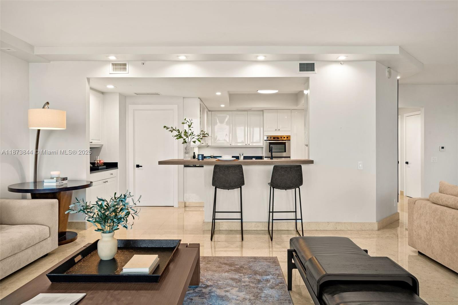 21200 Point Pl #1102 Aventura, FL 33180