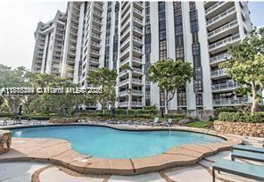 2000 Towerside #309