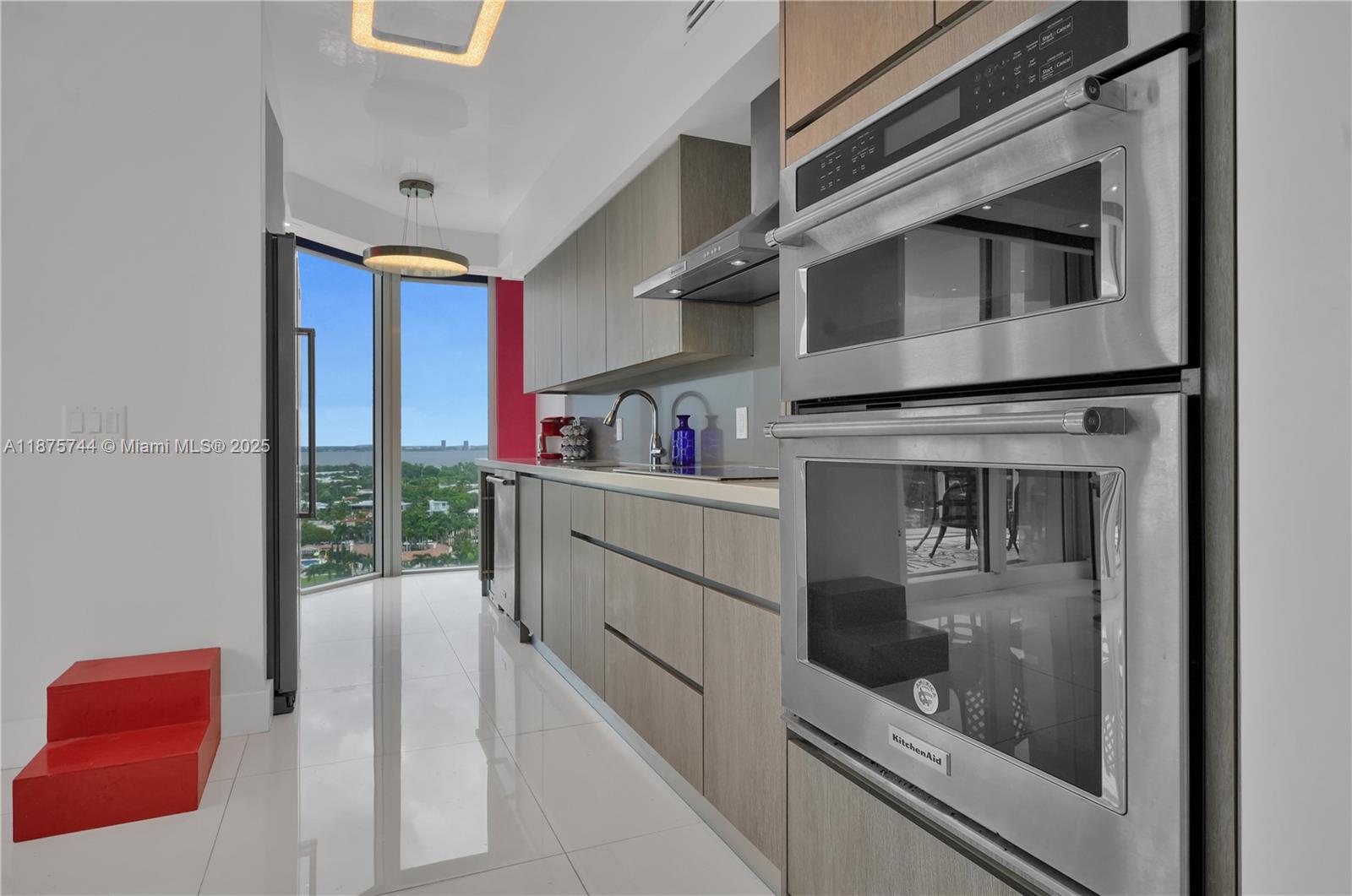 image Blue Diamond18