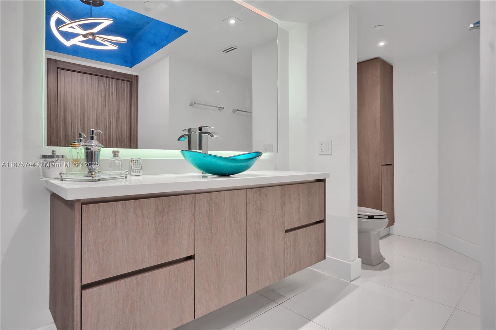 image Blue Diamond29