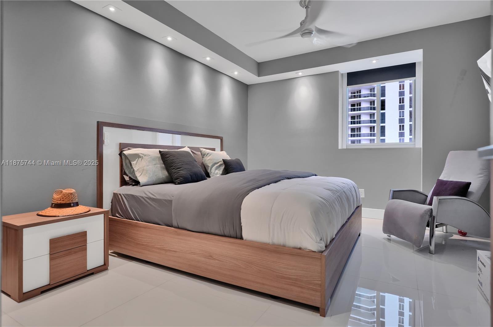 image Blue Diamond35