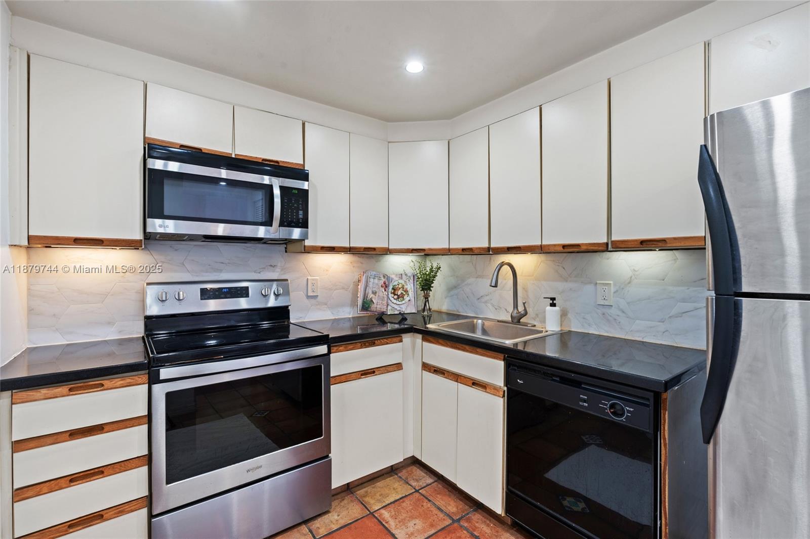 image South Bay Club18