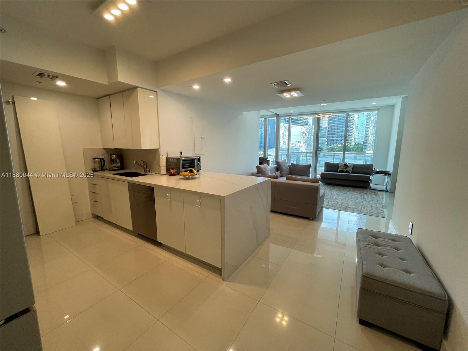 image Mint Condominium0