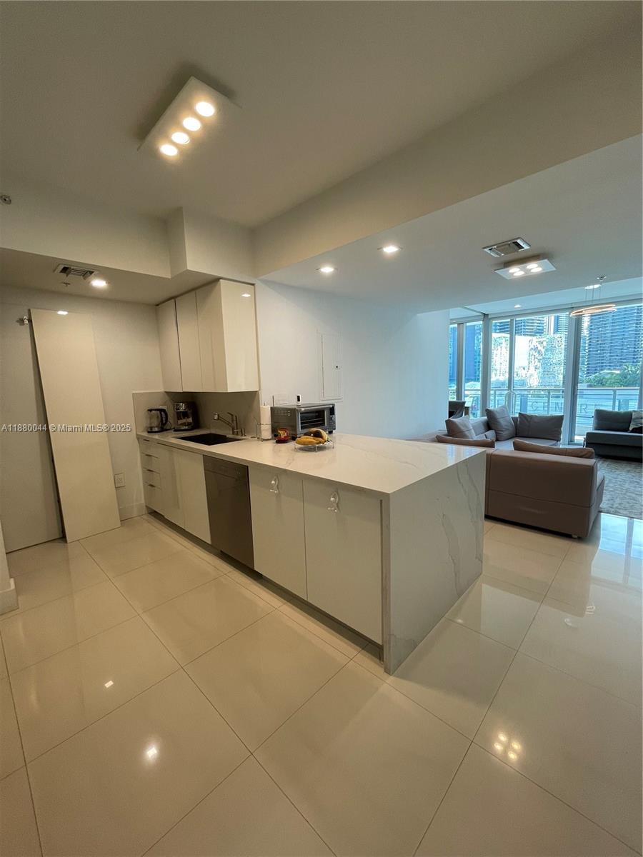 image Mint Condominium10