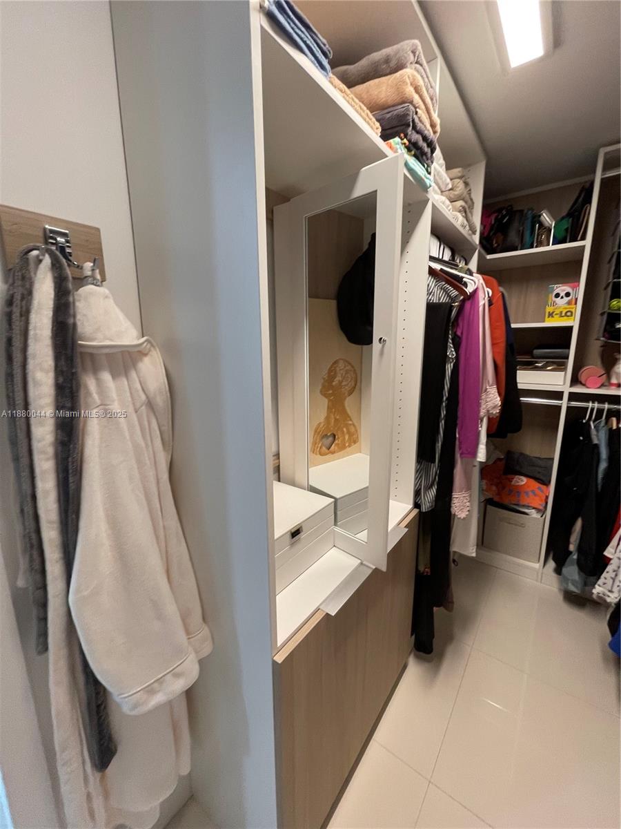 image Mint Condominium18