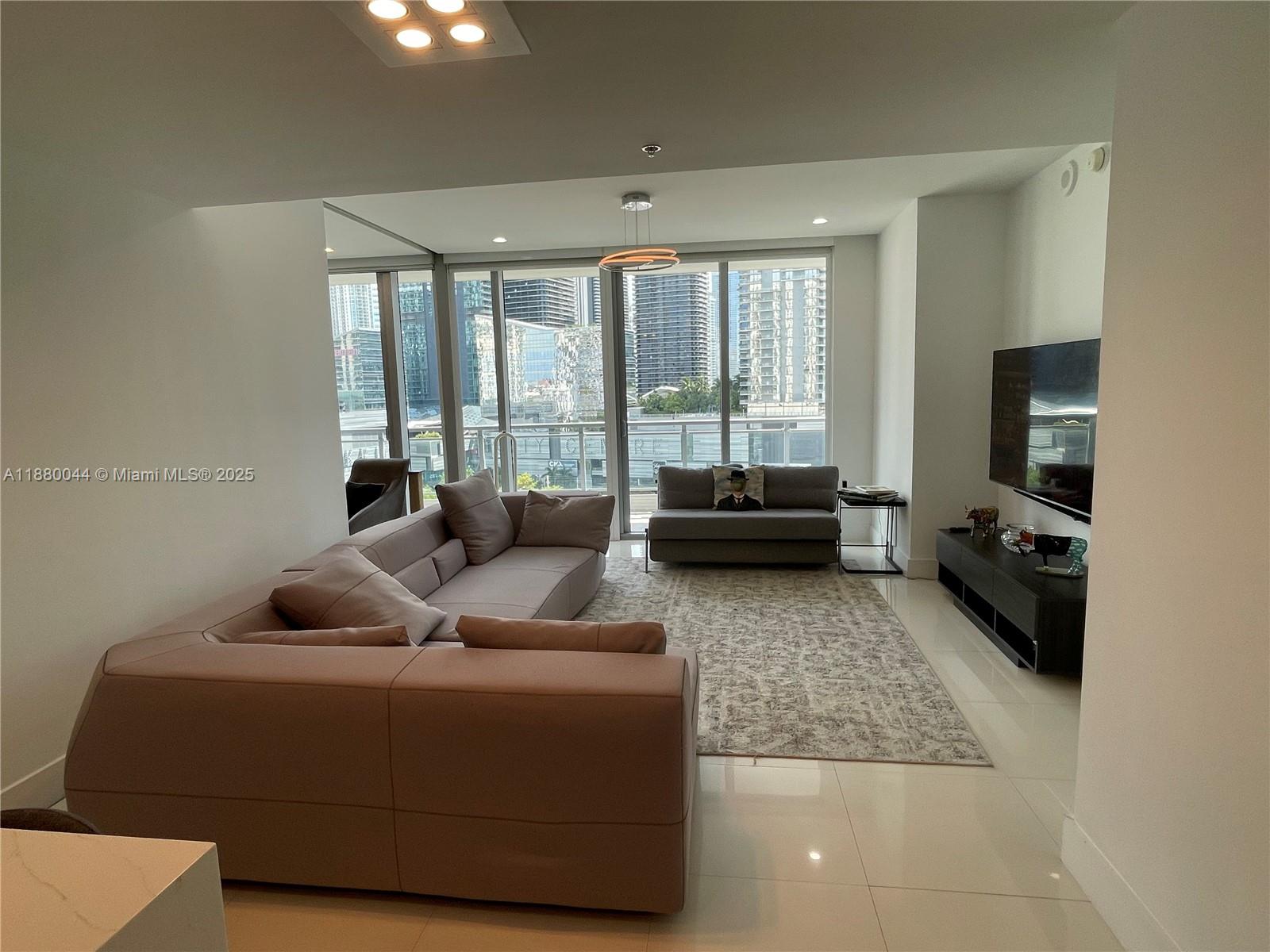 image Mint Condominium25