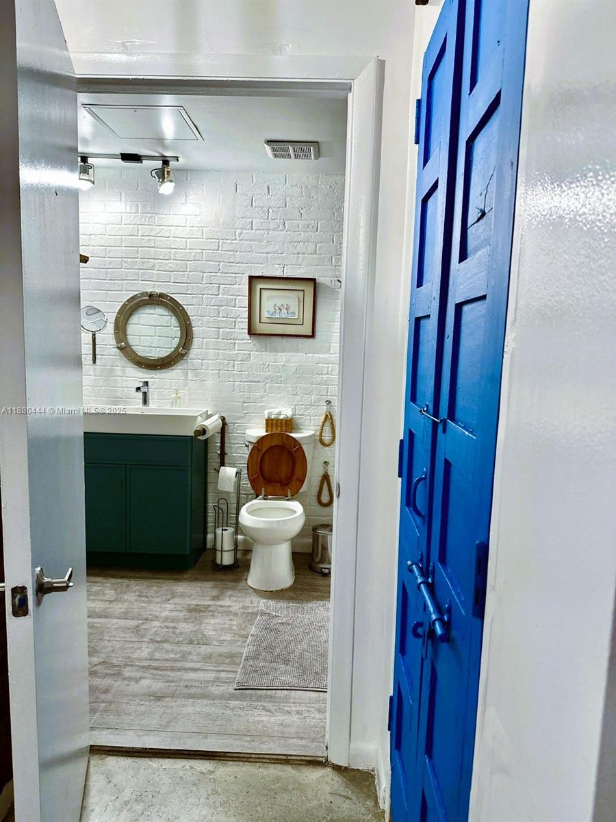 image Neo Lofts Condo14