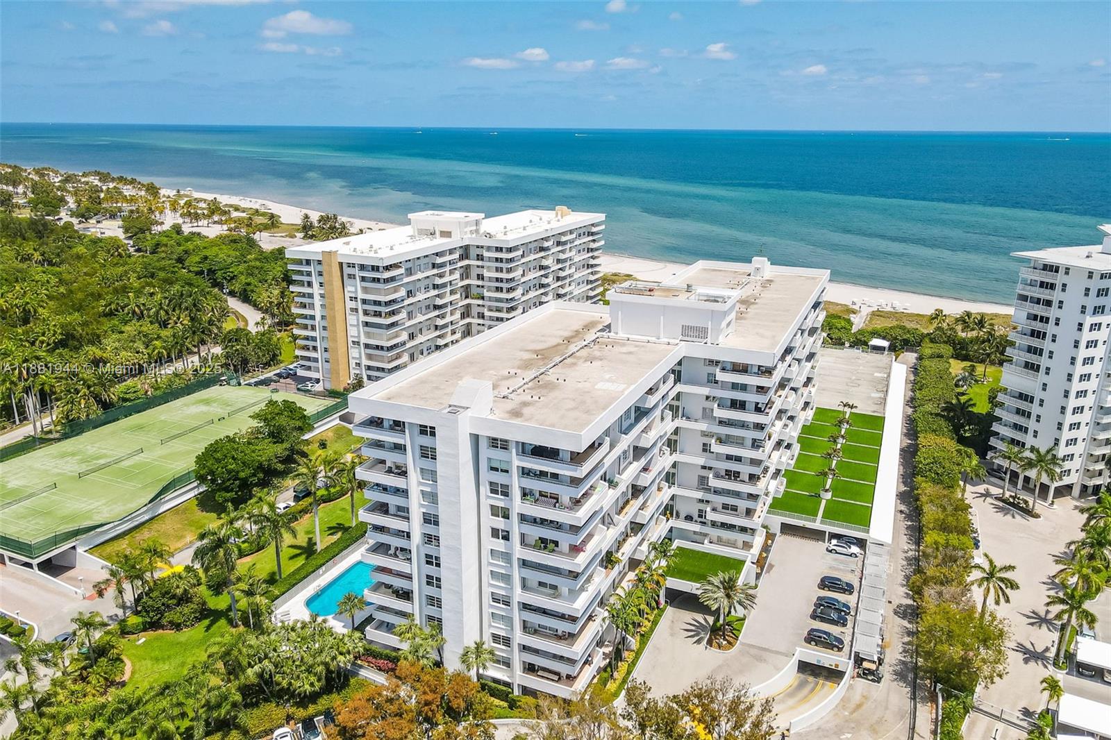 155 Ocean Ln Dr #300