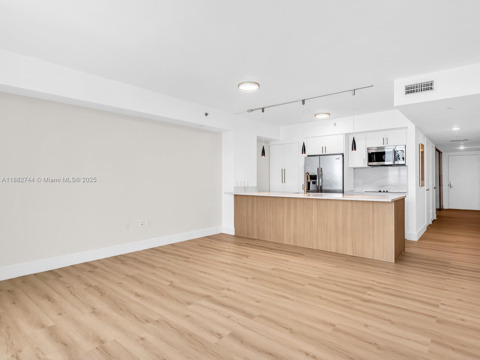 image Beach Club Two10