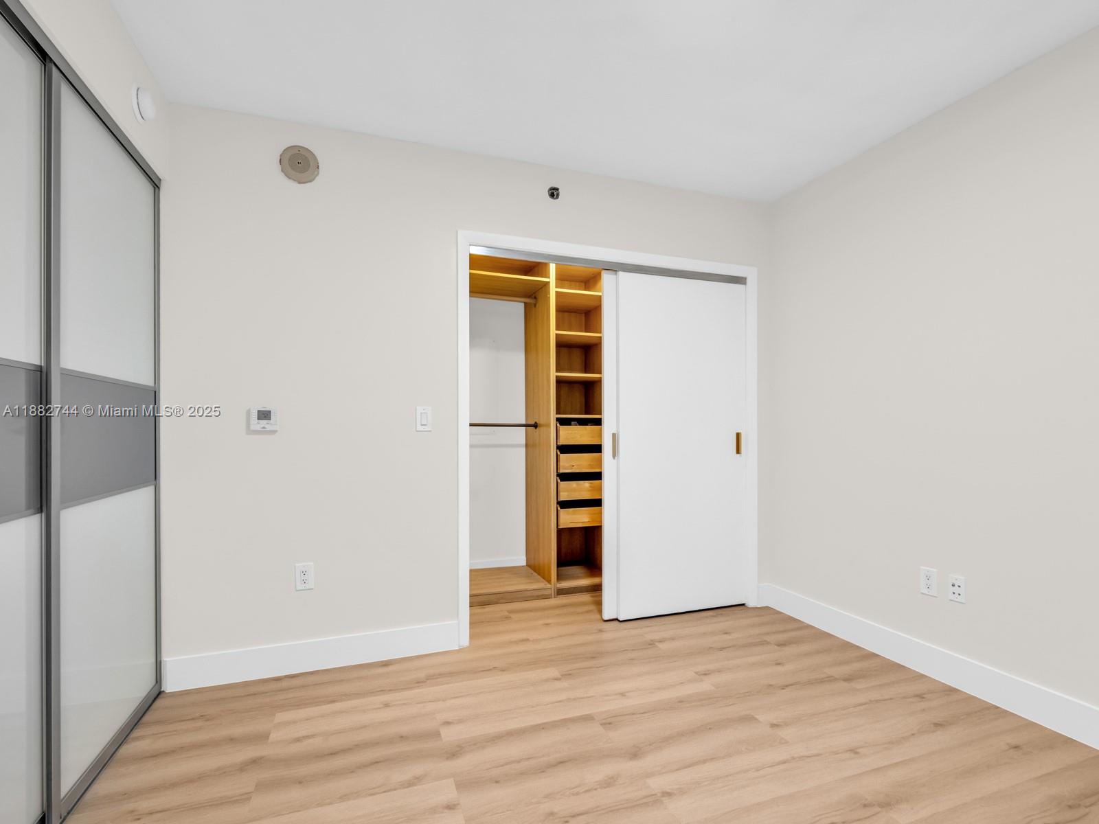 image Beach Club Two21