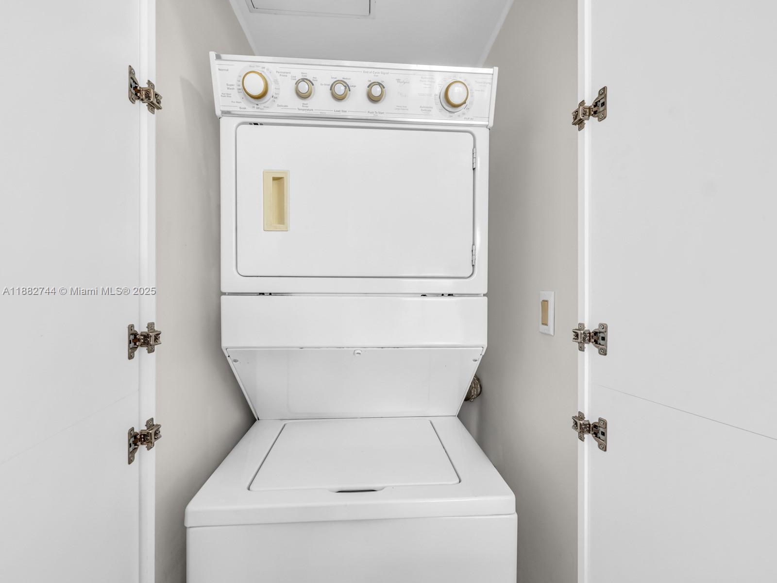 image Beach Club Two23