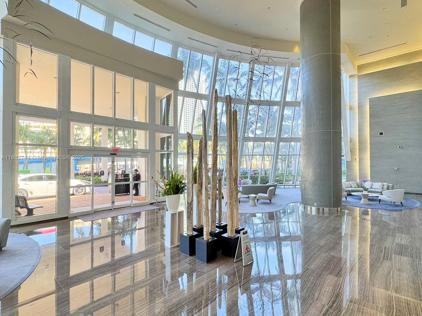 image Beach Club Two28