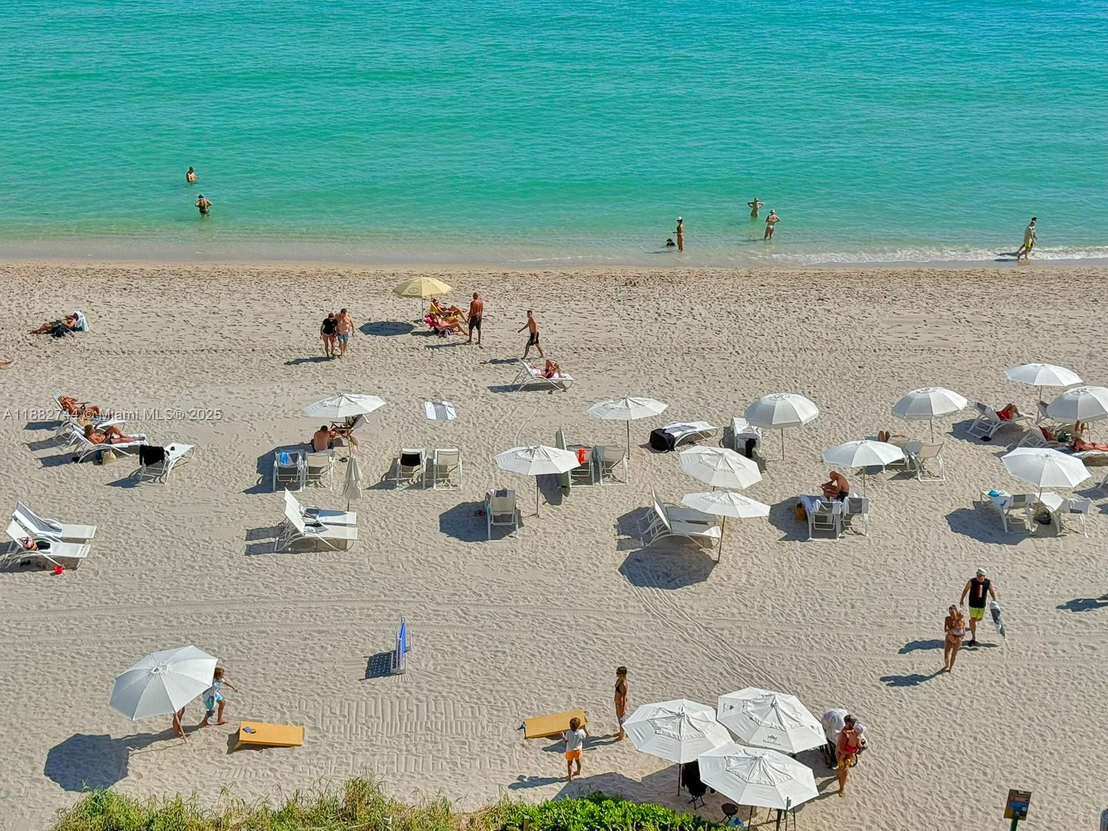 image Beach Club Two34