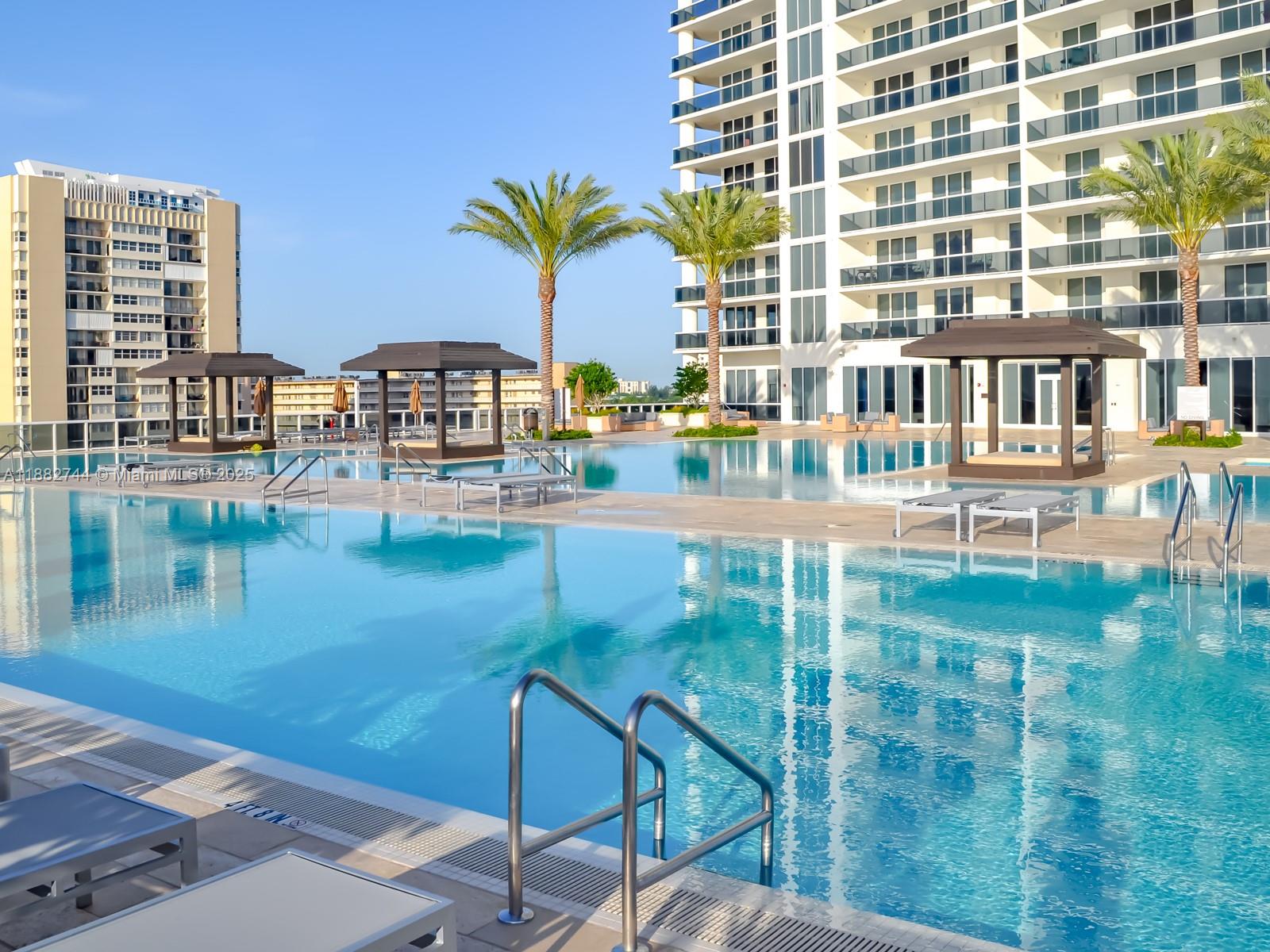 image Beach Club Two38