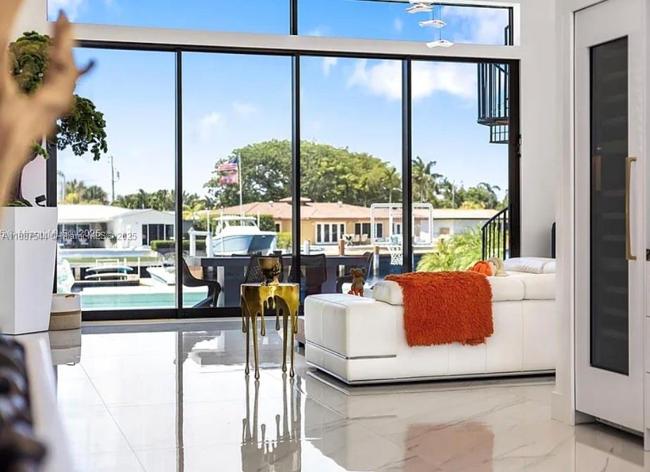 2225 NE 19th St Fort Lauderdale, FL 33305