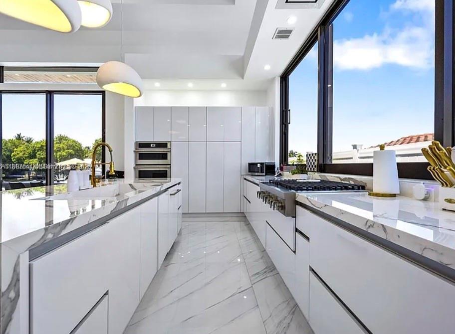 2225 NE 19th St Fort Lauderdale, FL 33305