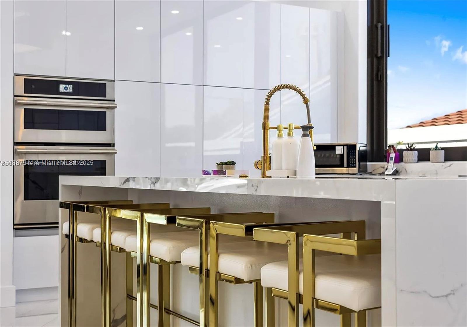 2225 NE 19th St Fort Lauderdale, FL 33305