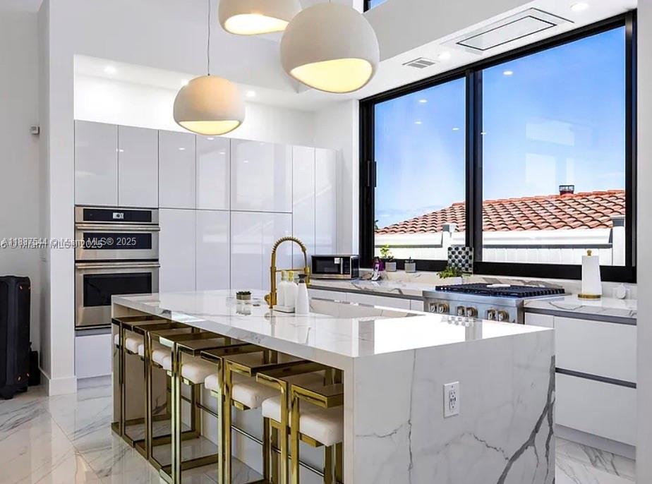 2225 NE 19th St Fort Lauderdale, FL 33305