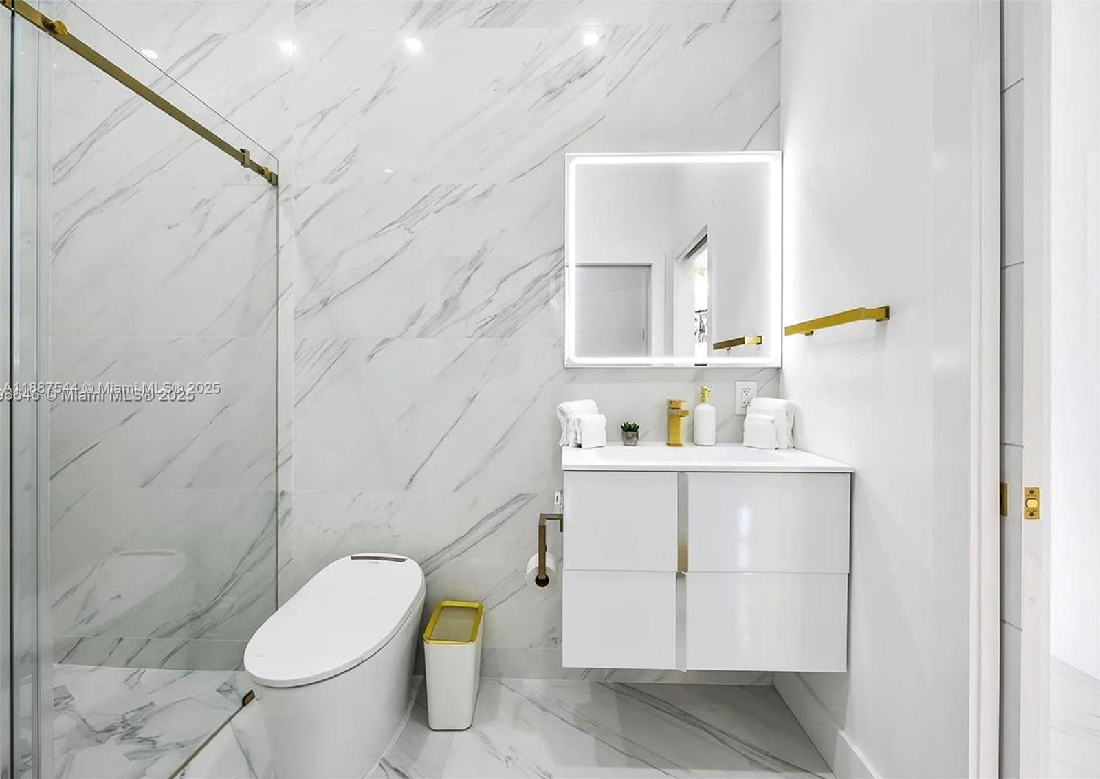 2225 NE 19th St Fort Lauderdale, FL 33305