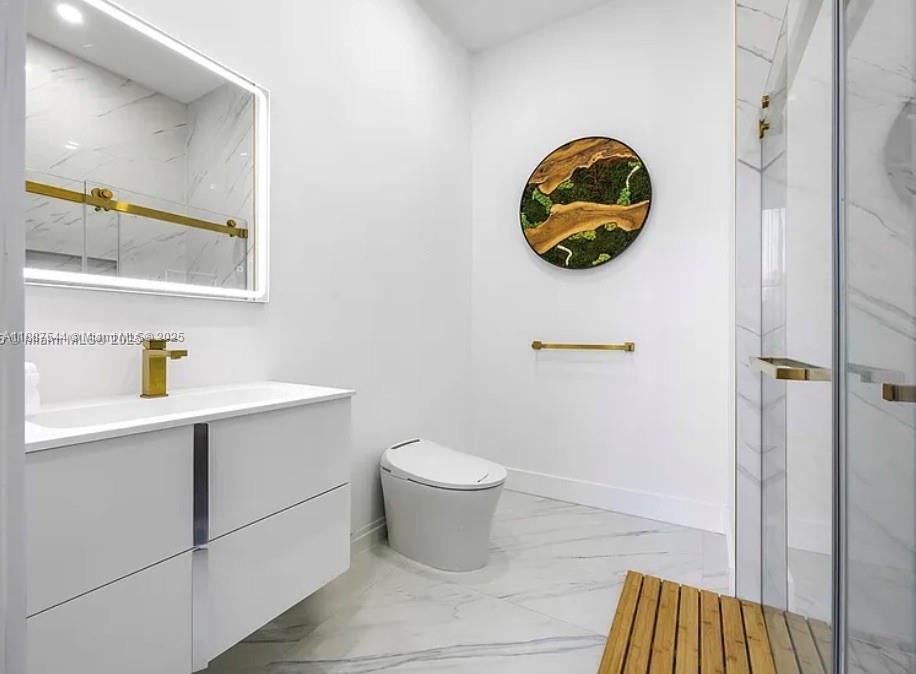 2225 NE 19th St Fort Lauderdale, FL 33305