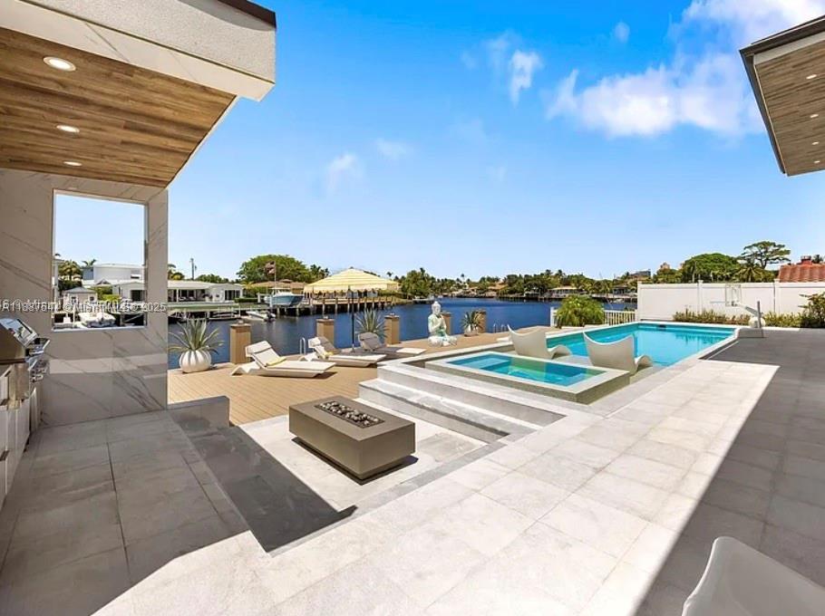 2225 NE 19th St Fort Lauderdale, FL 33305