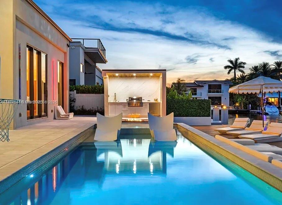 2225 NE 19th St Fort Lauderdale, FL 33305