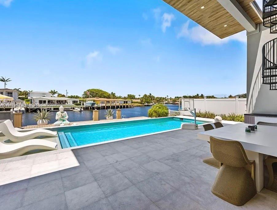 2225 NE 19th St Fort Lauderdale, FL 33305