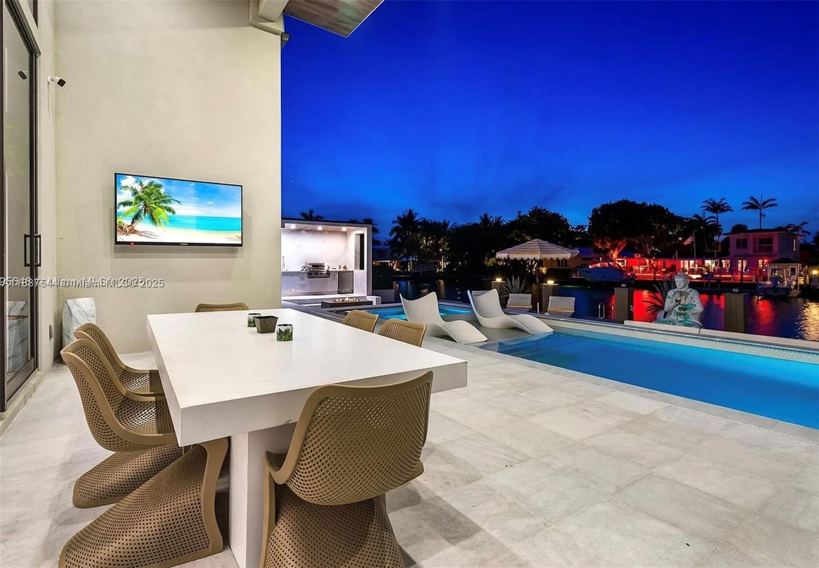 2225 NE 19th St Fort Lauderdale, FL 33305