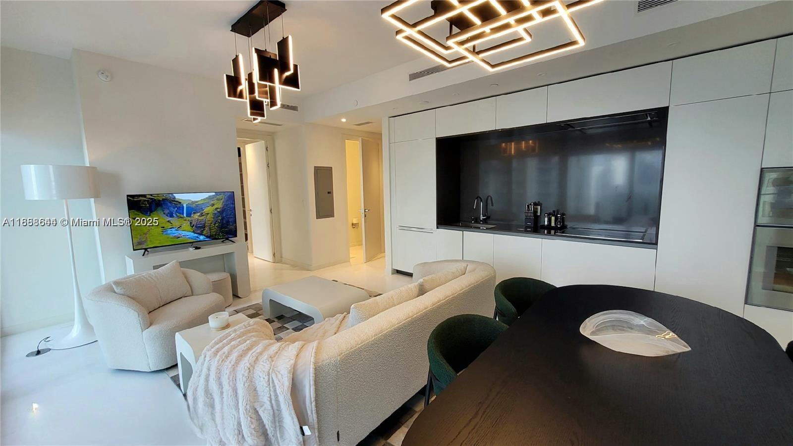 image Aston Martin Residences5