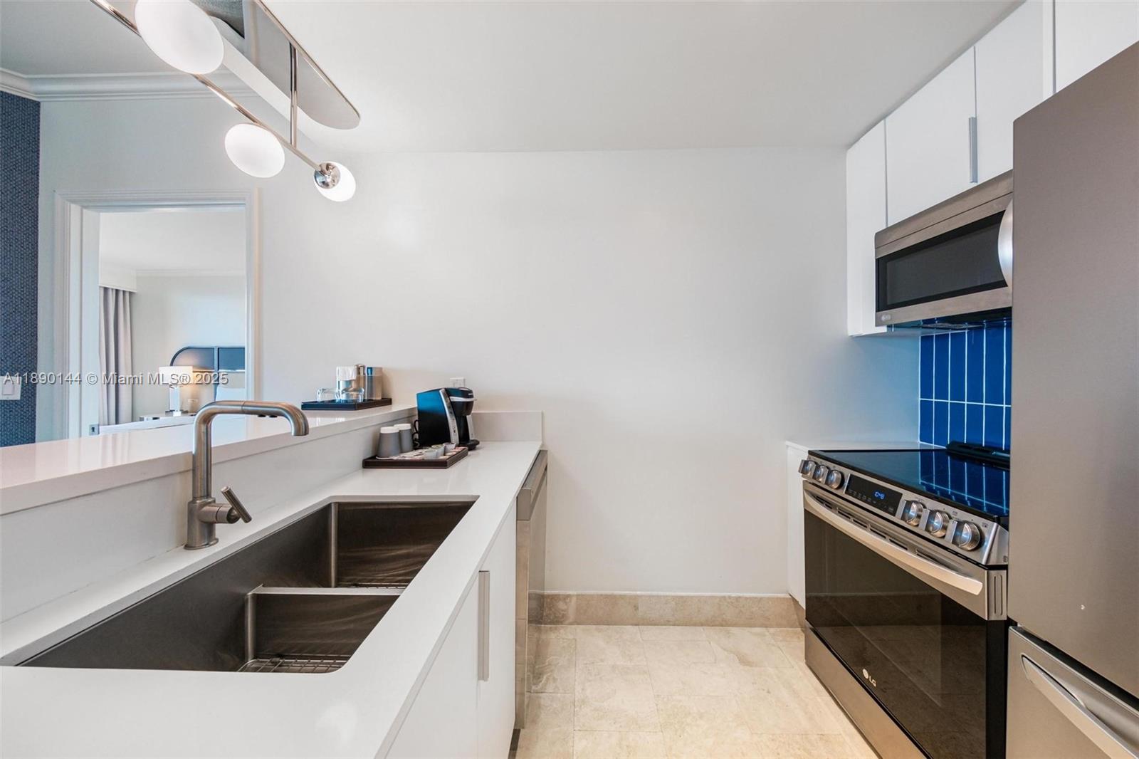 image Fontainebleau Ii Condo4