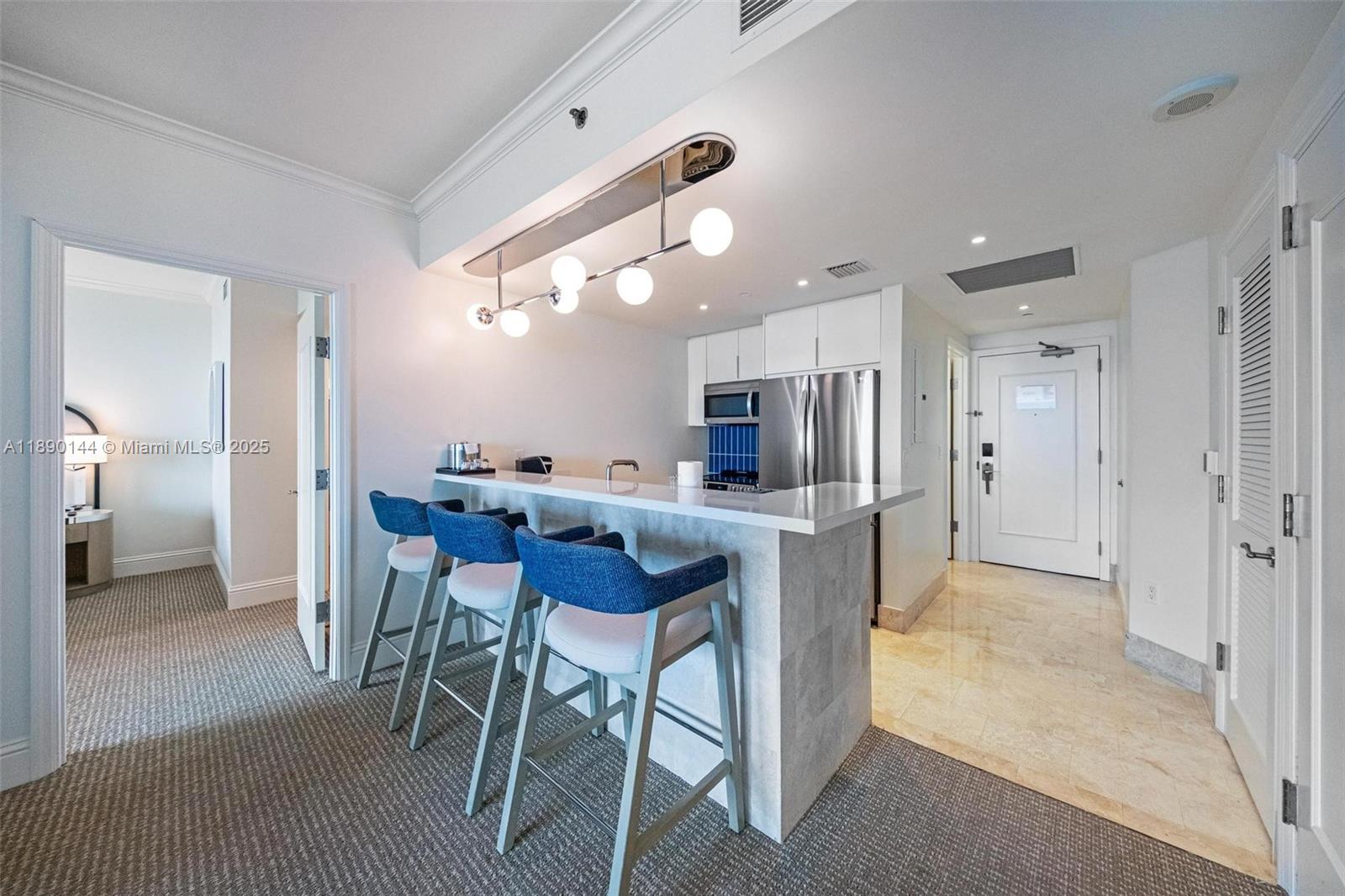 image Fontainebleau Ii Condo5