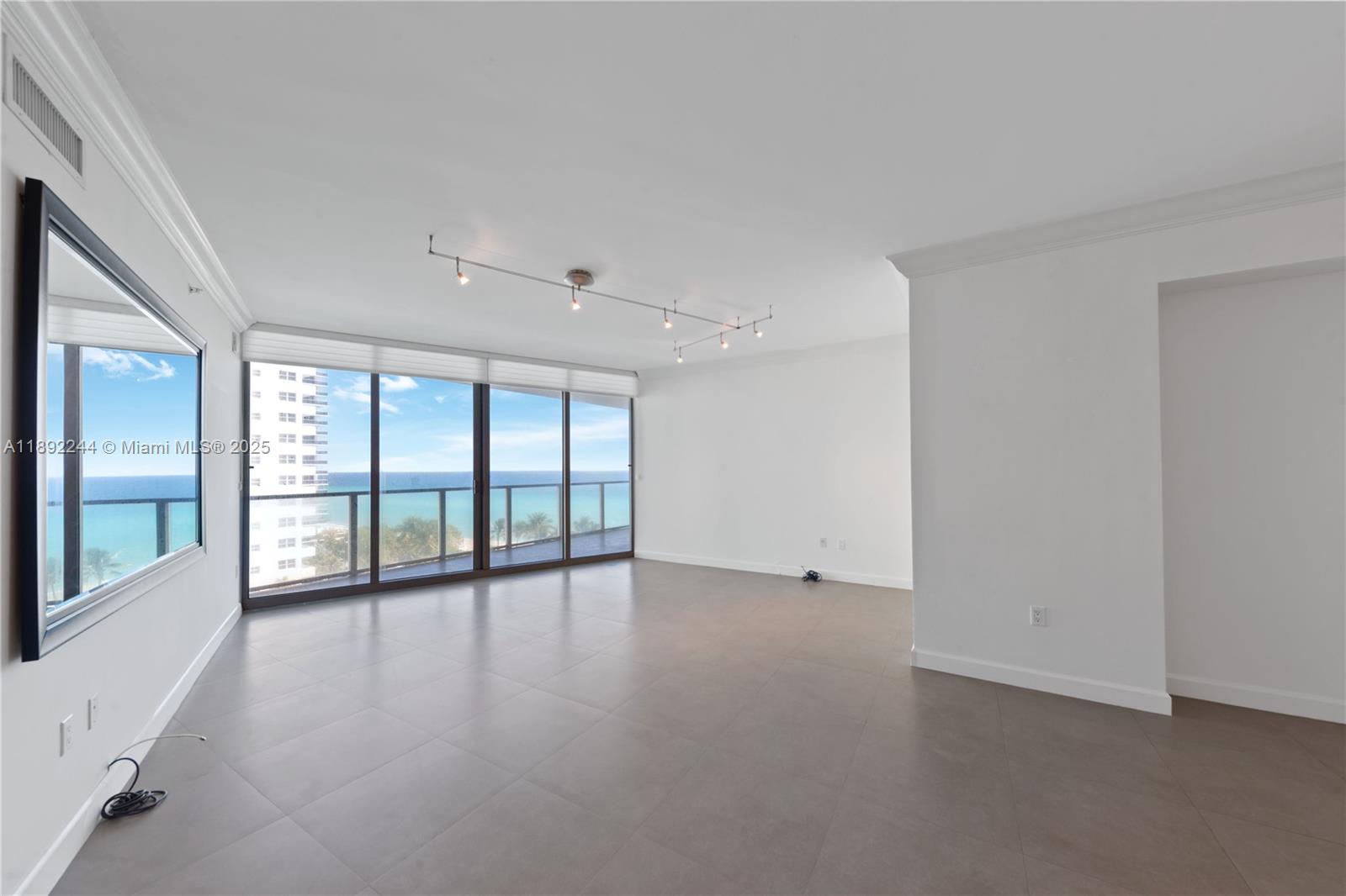 3101 S Ocean Dr #707 Hollywood, FL 33019