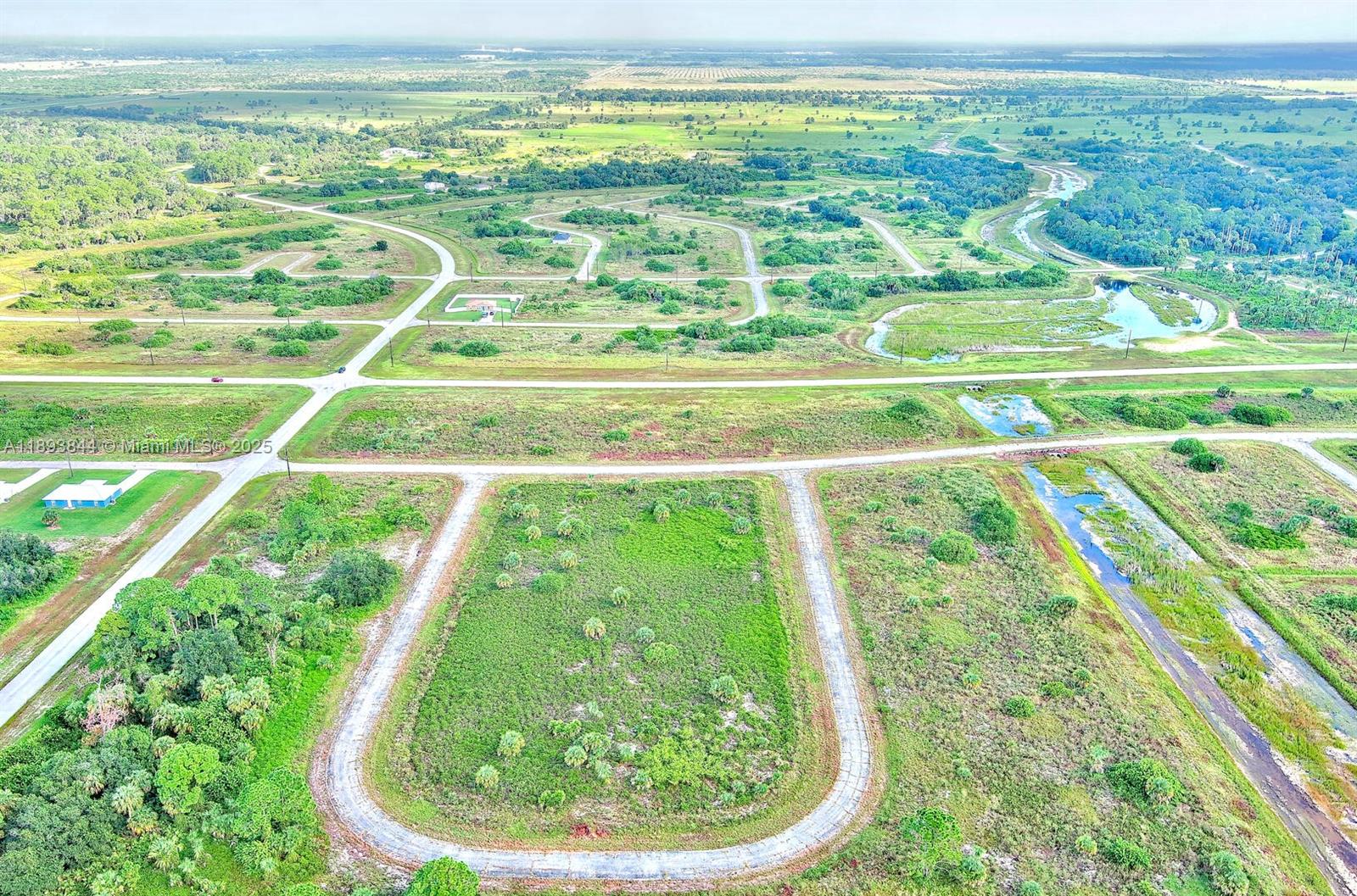 121 Ardmore Cir Other, FL 33935