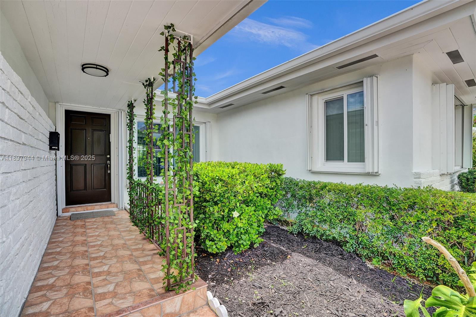 8851 Byron Ave Surfside, FL 33154