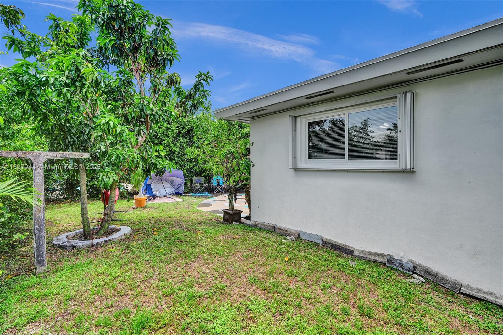 8851 Byron Ave Surfside, FL 33154
