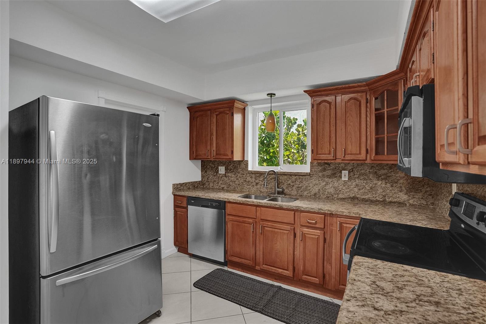 8851 Byron Ave Surfside, FL 33154