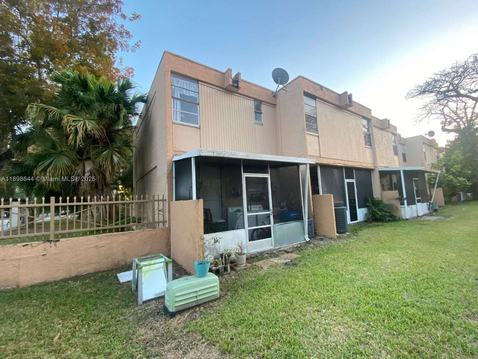 5959 SW 69th #106 Miami, FL 33143