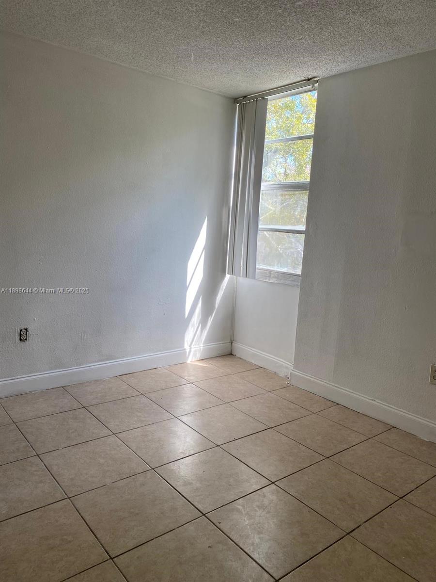 5959 SW 69th #106 Miami, FL 33143