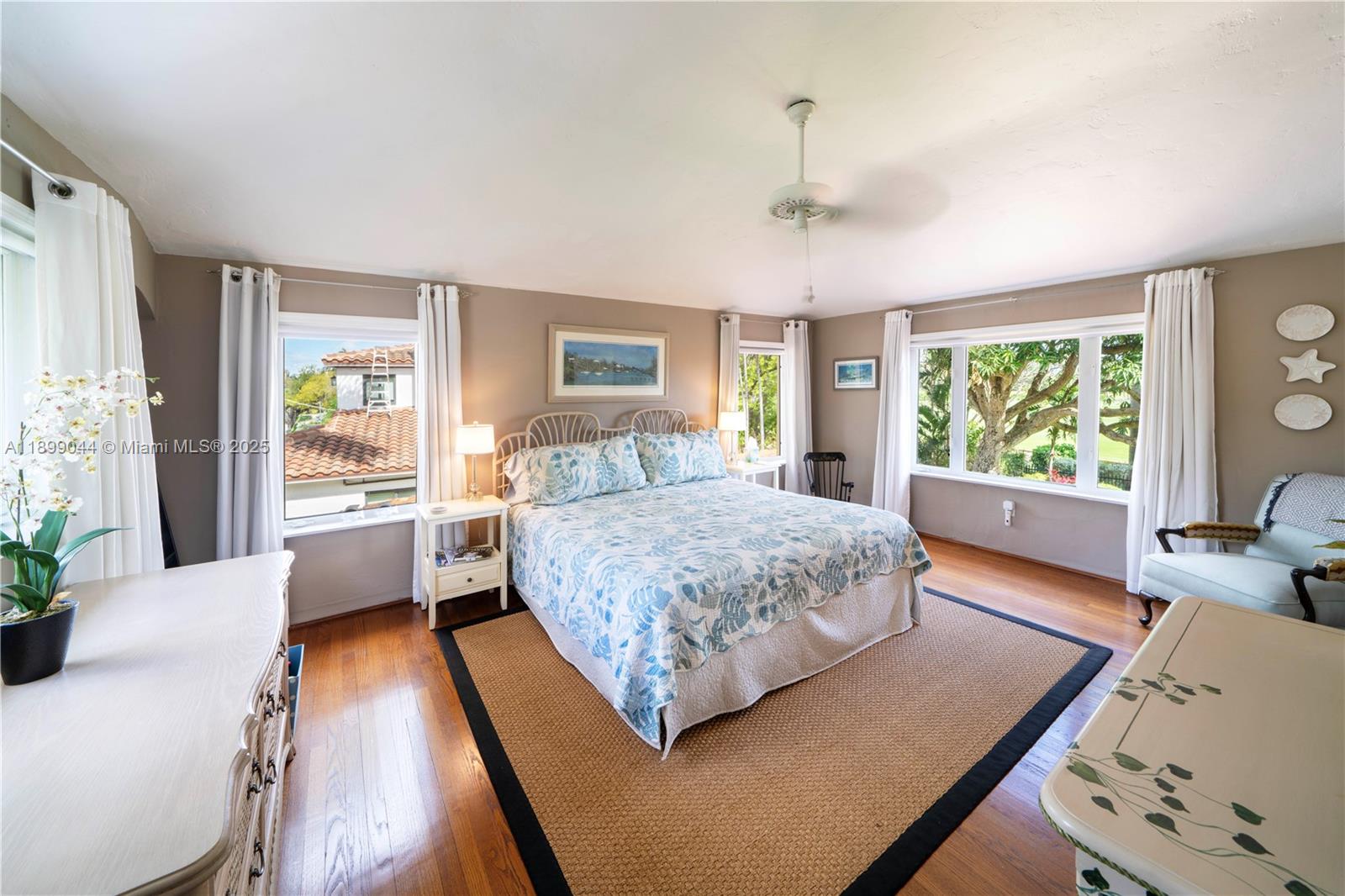 5801 Alton Rd Miami Beach, FL 33140 5801 Alton Rd Miami Beach, FL 33140