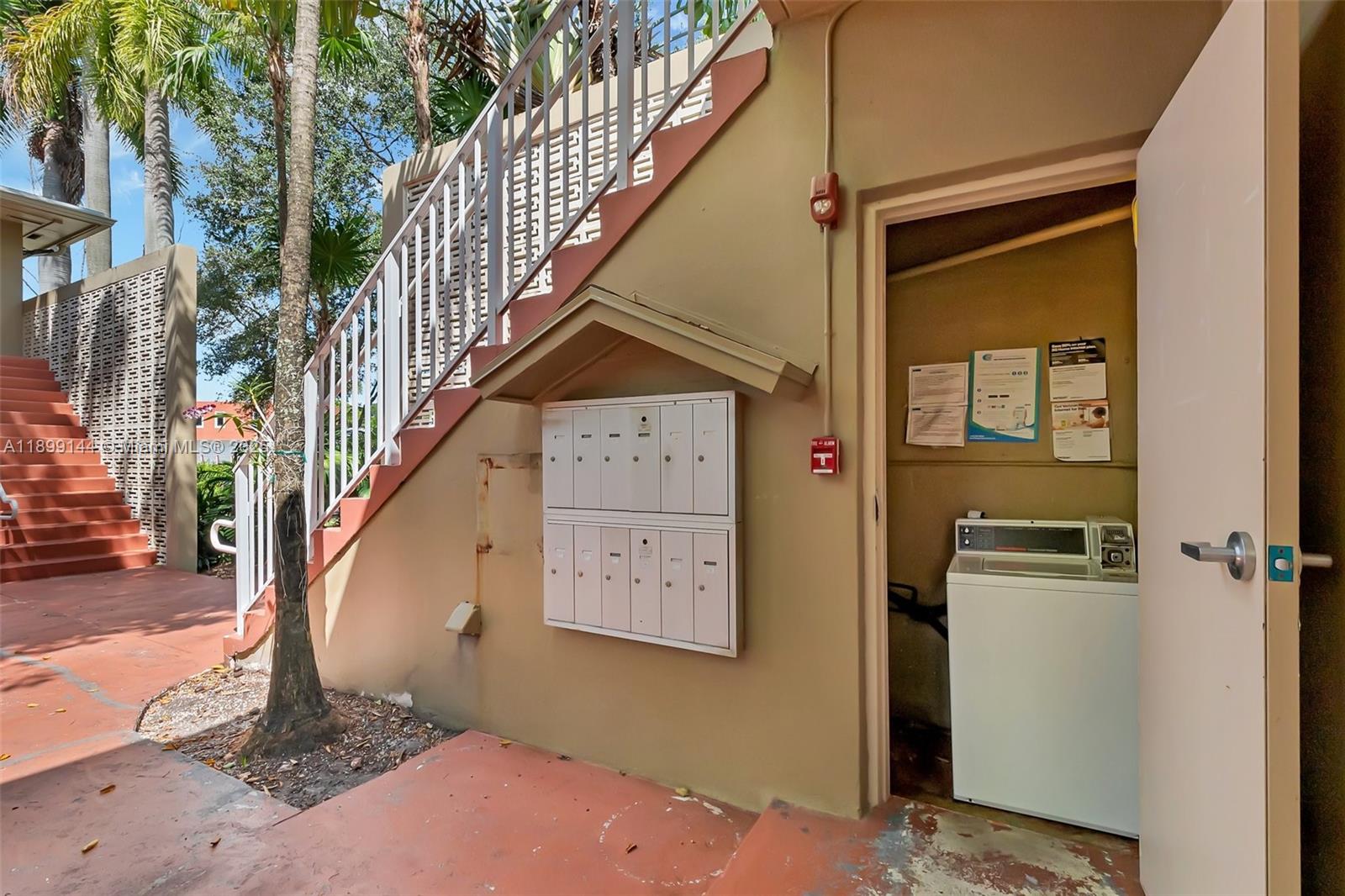 6310 SW 79th St #19 South Miami, FL 33143