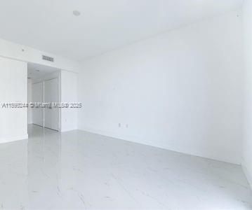 17111 Biscayne Blvd #1009 North Miami Beach, FL 33160