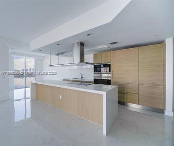 17111 Biscayne Blvd #1009 North Miami Beach, FL 33160