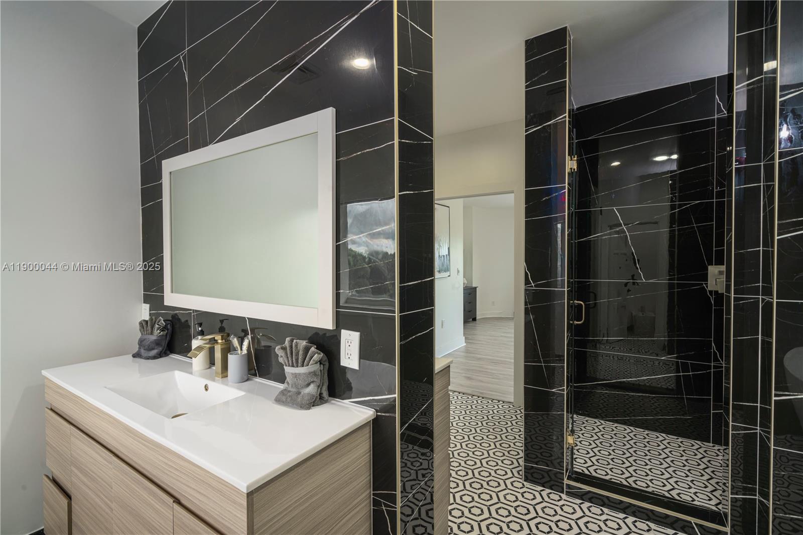 2827 S Indian Riv Dr Fort Pierce, FL 34982