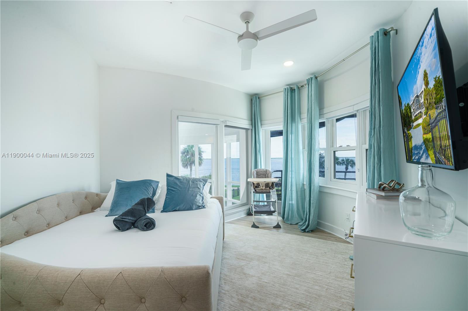 2827 S Indian Riv Dr Fort Pierce, FL 34982