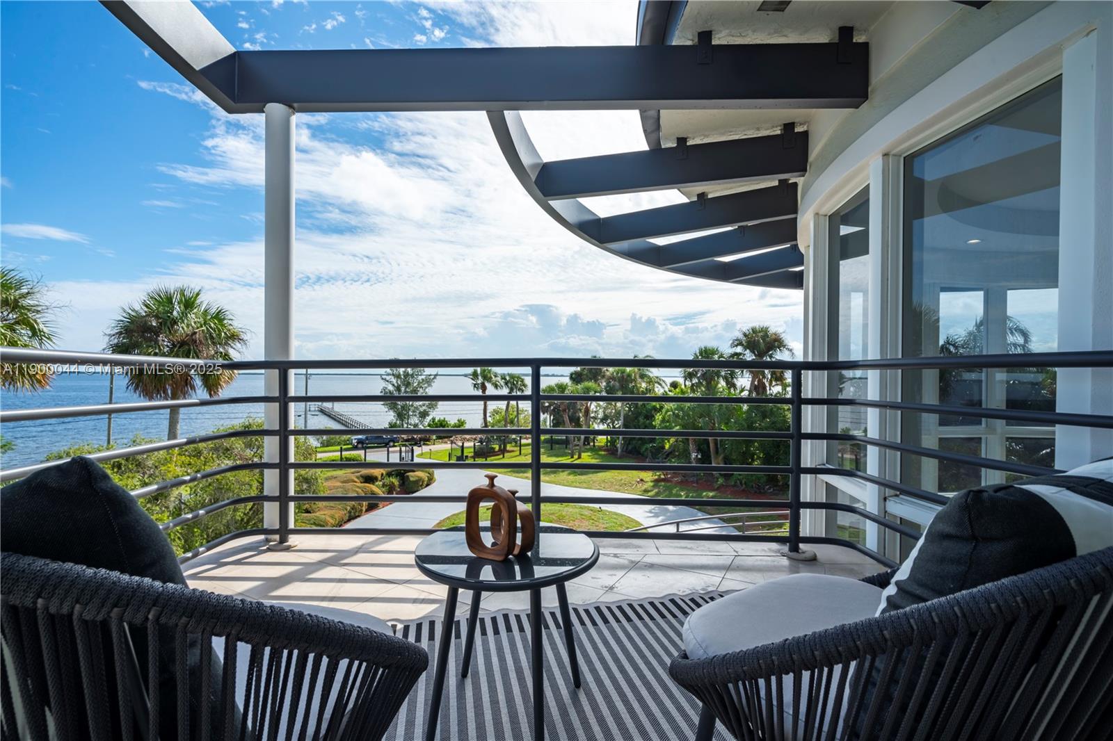 2827 S Indian Riv Dr Fort Pierce, FL 34982