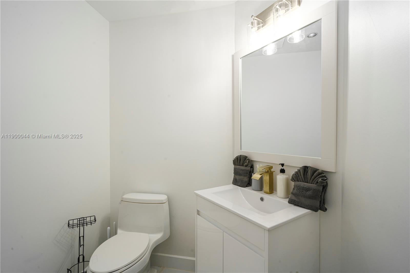 2827 S Indian Riv Dr Fort Pierce, FL 34982